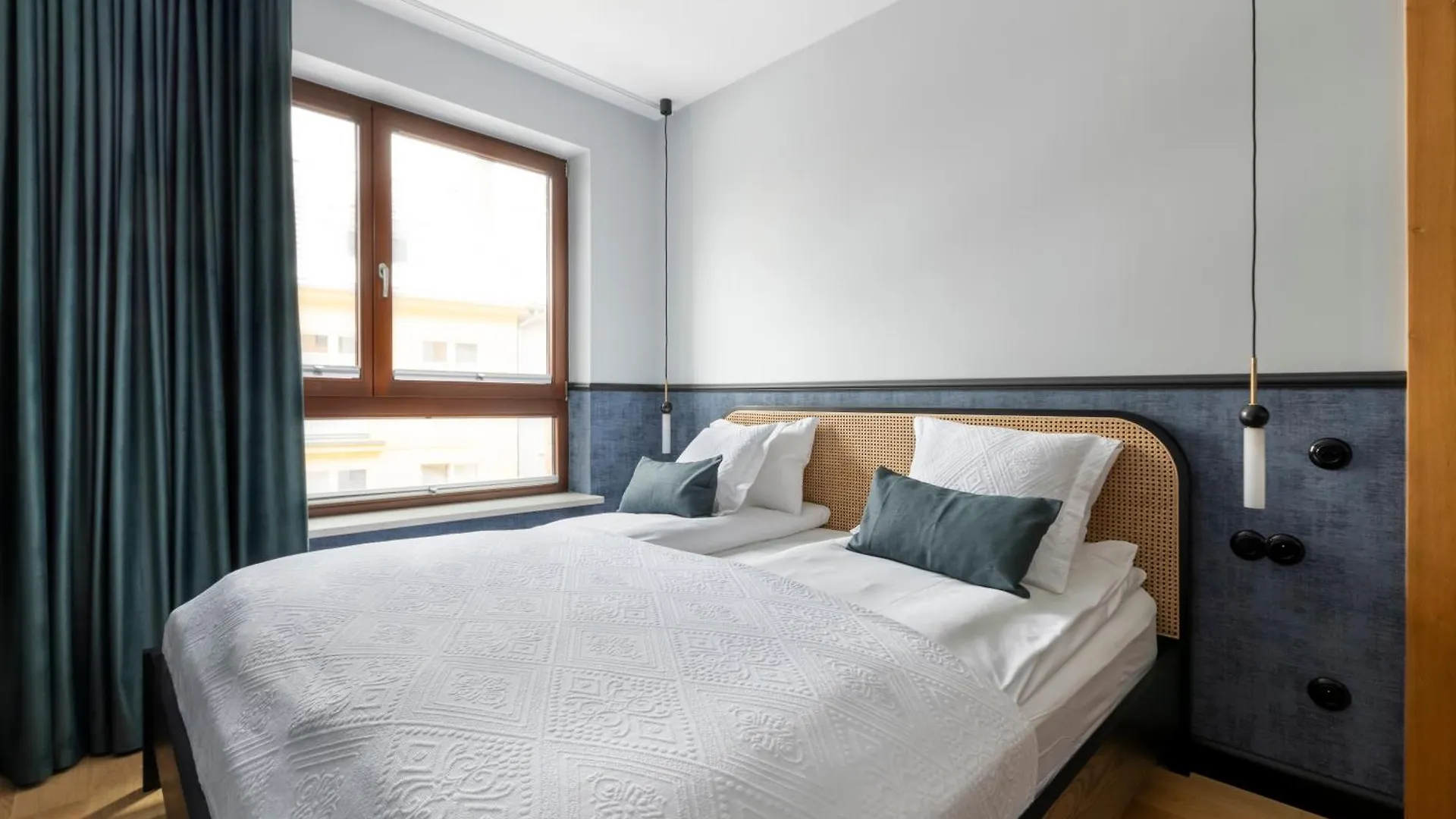 Homewell Apartments Czartoria- Free Parking contacts